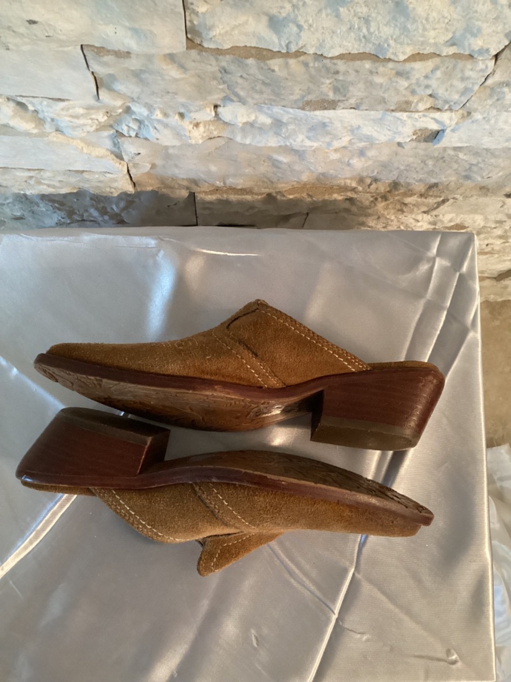 Patricia Nash Battista Suede Mules - Picture 6 of 13